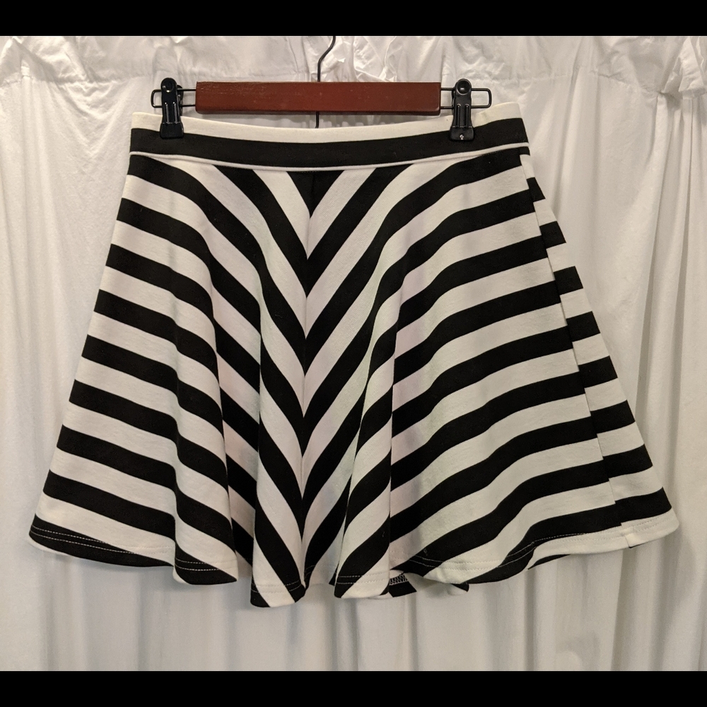 Ellison "Keep it Classy" Skater Skirt, Size Medium